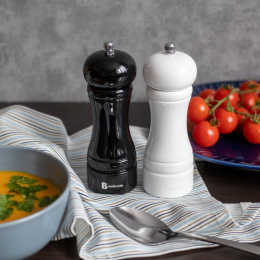 SET OF PEPPER AND SALT GRINDERS 2794