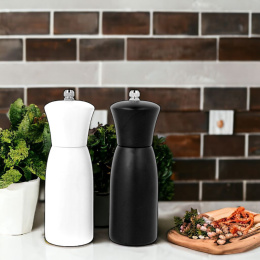 SET OF PEPPER AND SALT GRINDERS 2796